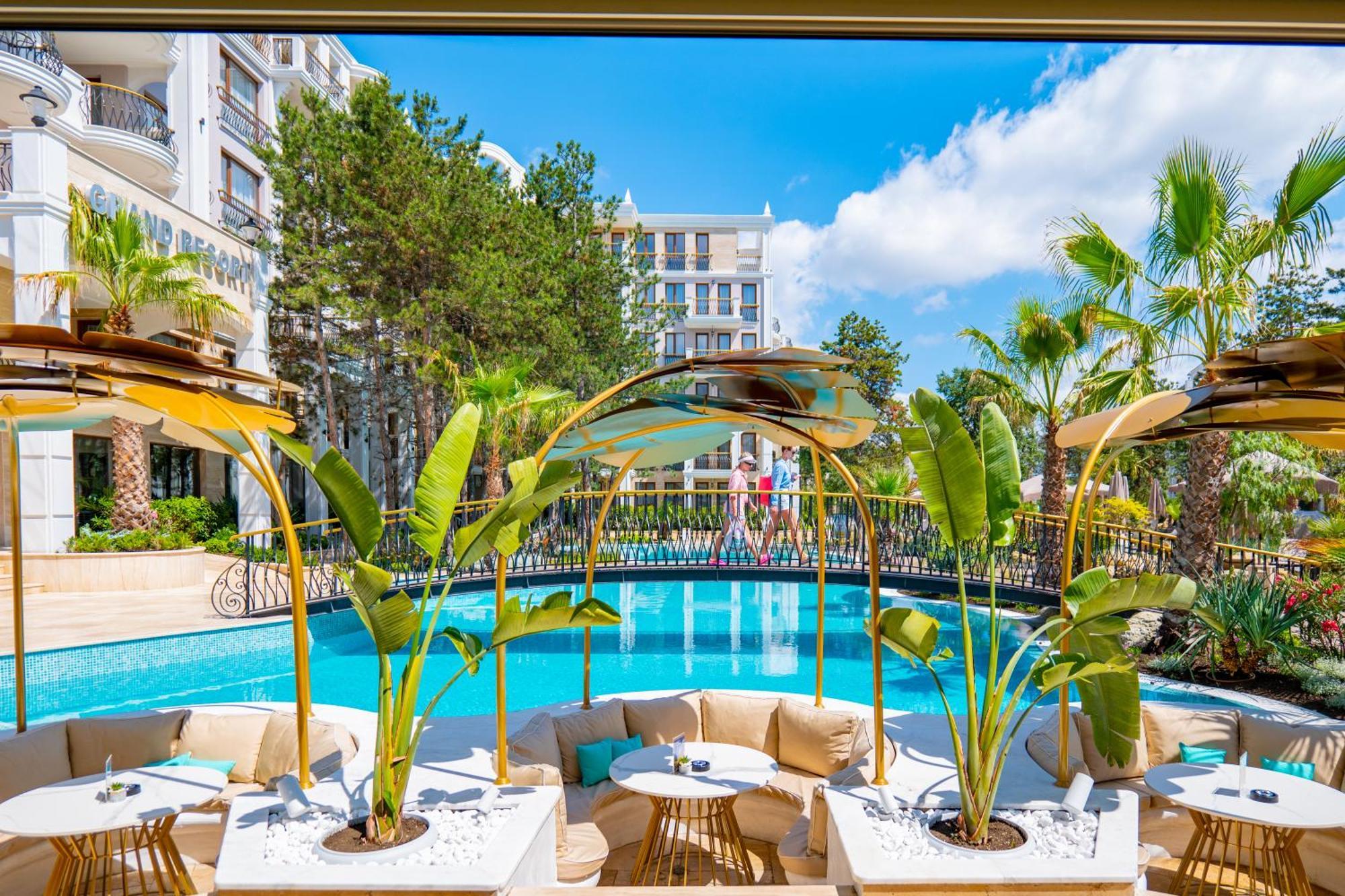 Harmony Suites Grand Resort Sunny Beach Exterior photo